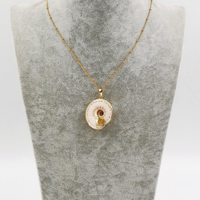 JN001 Wholesale Natural Statement Necklace Raw Sea Trumpet Shell Necklace With 24k Gold Dipped Chain Necklace