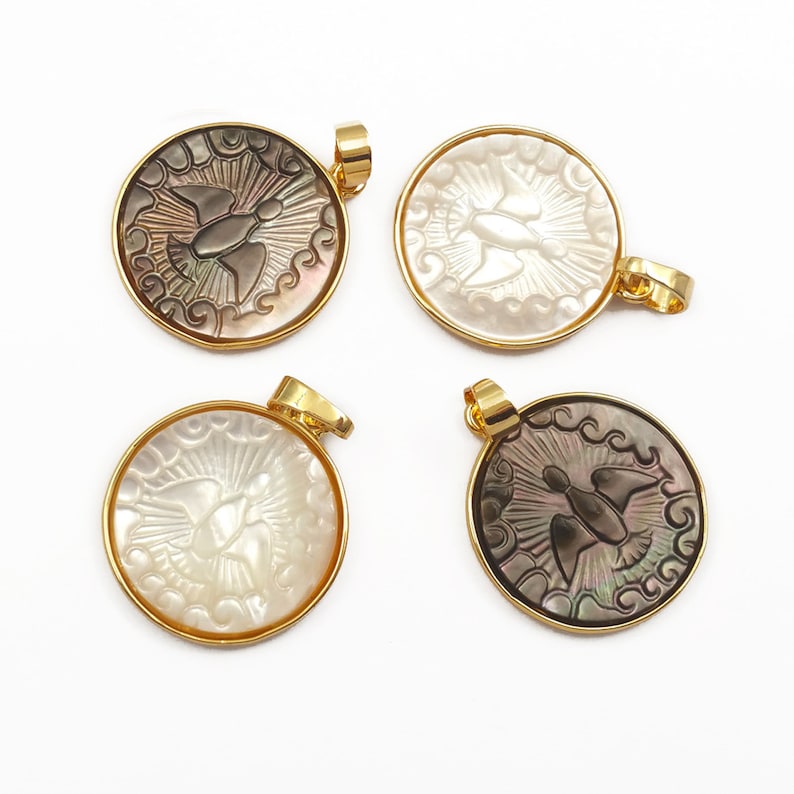 JP091 Natural Pearl Shell Pendant Round Shape Gold Pendant Bird Pattern In White Black Color Dainty Carved Shell Jewelry Peace Dove Pendant