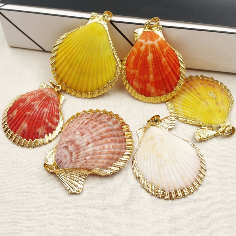 JP006 Fashion Natural Colorful Scallop Shell Pendant Wiyh 24k Real Gold Plated on Edge without Dyed for Women Jewelry Making