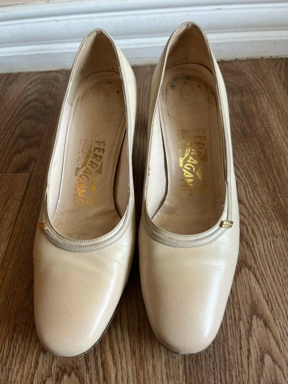 Salvatore Ferragamo 6.5 Vintage Leather Pump Beig… - image 6