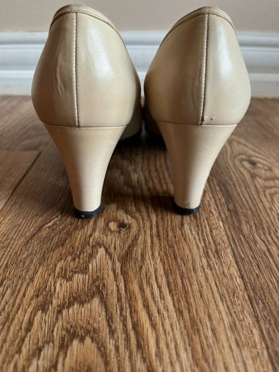 Salvatore Ferragamo 6.5 Vintage Leather Pump Beig… - image 7