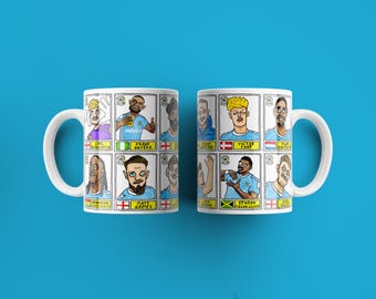 Coventry City Vol 2 - Sky Blues Going Up No Score Draws Tassen-Set - Set aus ZWEI VERSCHIEDENEN 11 Unzen Keramiktassen mit Wonky CCFC Doodles