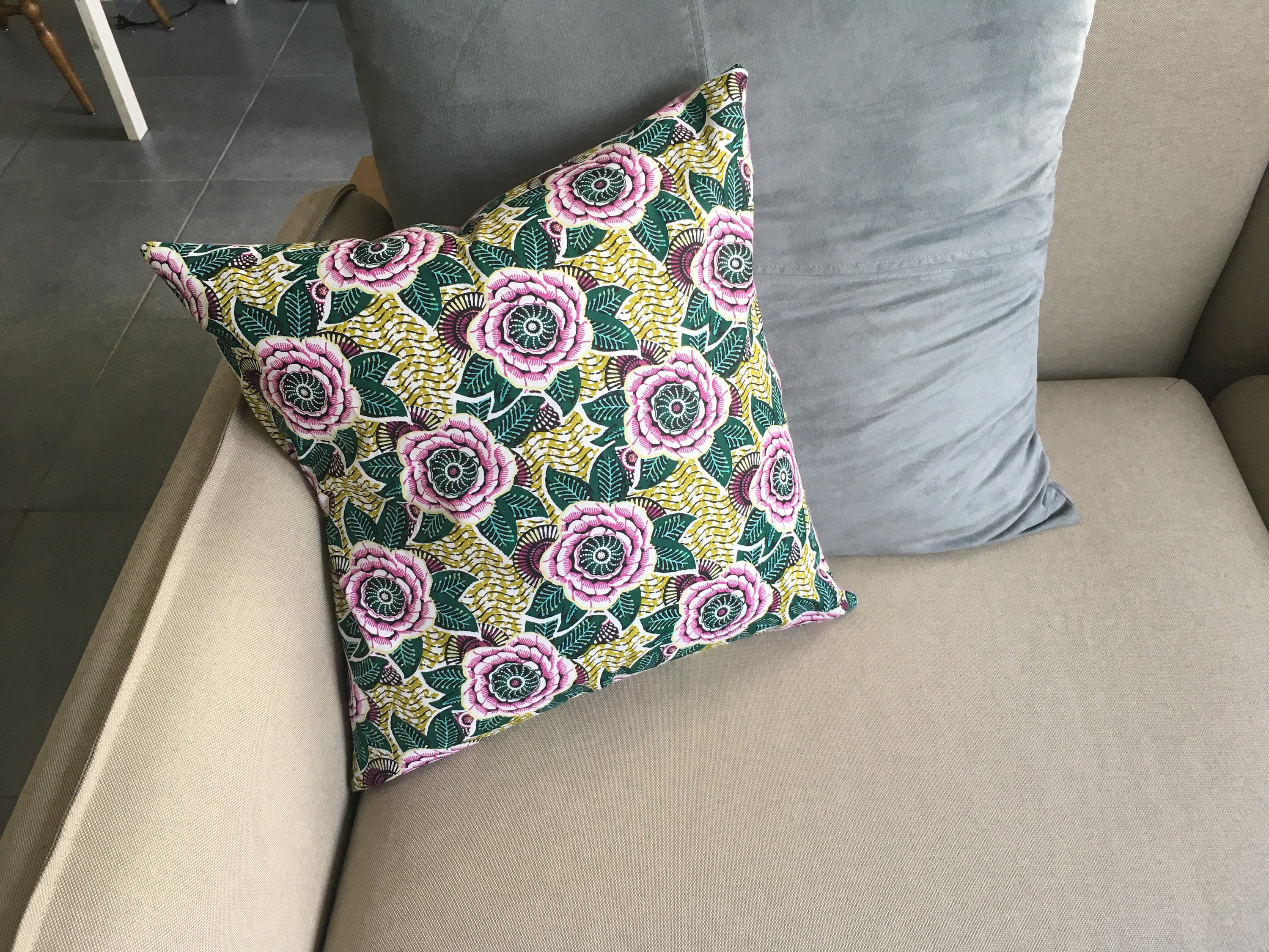 Housse de Coussin Fleuri - Evasion Coton Tissu 100% Coton 4545 cm Imprimé Fleurs Rose et Vert Decora