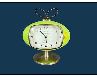 Vintage Urban Station Yellow Green Mod TV Desk Analog Clock