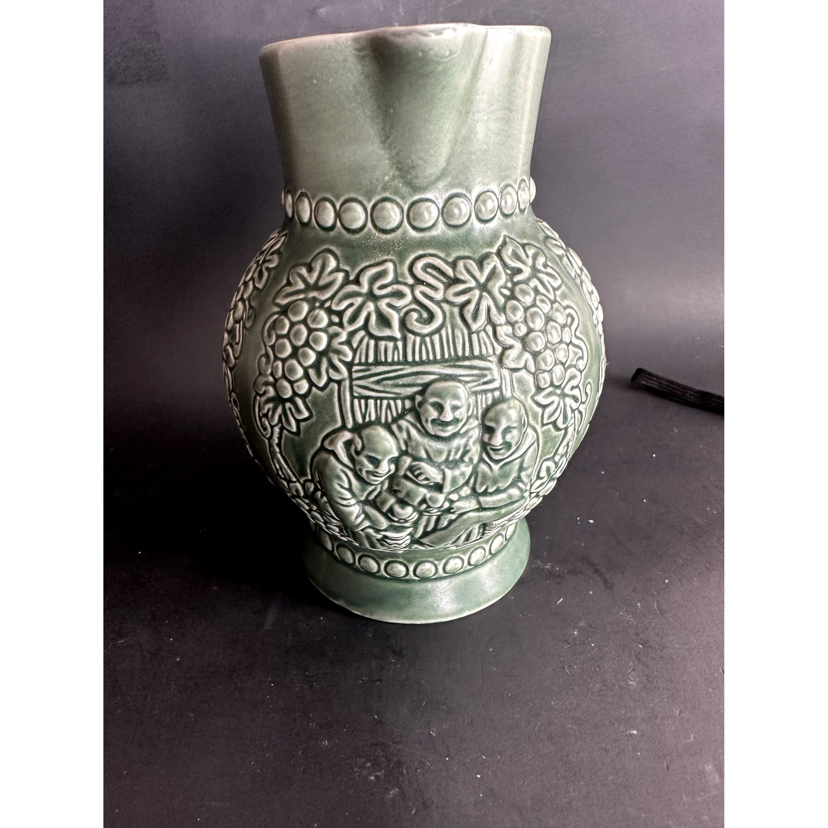 VTG 花瓶水差し 歴史的な70年代のグリーンモンクワイン水差し 3D
