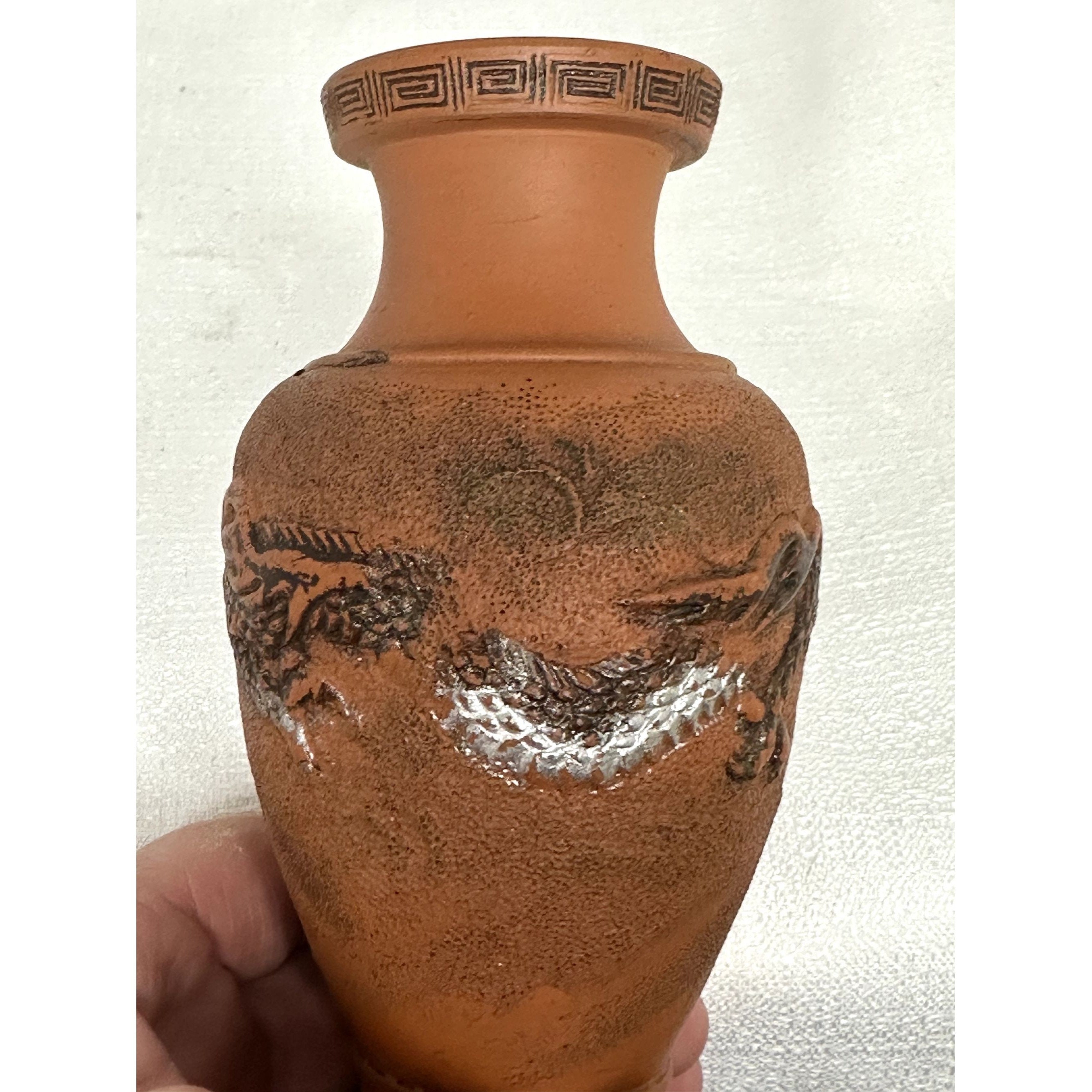 VTG 床焼きスタイル 赤土瓶 小さな花瓶 龍雲レリーフ 日本 アジア
