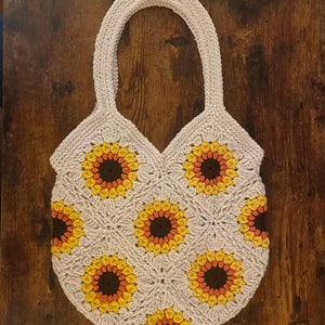 Crochet sunflower bag tote; shown in ivory