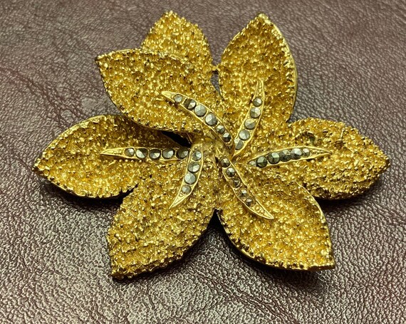 Corocraft Flower Brooch/Pin - image 1