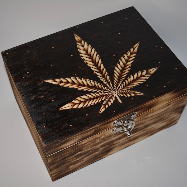 Large leaf stash box hand burnt wooden keepsake box, 420, pyrography, stoner gift box, rolling box, personalisable, weed gift stash box, art