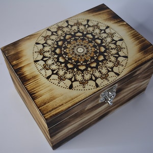 Mandala wooden keepsake box, hippie boho gift, stash box, trippy geometric artwork, wooden box, alternative gift for her, for him,Pyrography