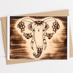 Carte de vœux A6 Mandala Elephant, carte hippie boho, carte géométrique trippy, carte vierge, carte pyrographique, carte d’anniversaire animal alternative,