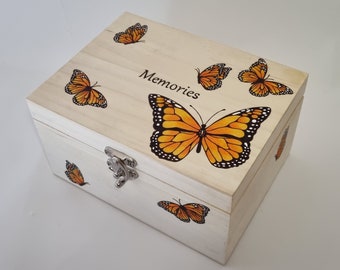 Monarch Butterfly Memory box, hand burnt memories storage box, pyrography gift box, butterfly wedding anniversary birthday gift, cottagecore