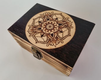 Hand burnt mandala wooden keepsake jewellery keepsake box, geometric trippy artwork, hippie boho decor gift, stash box, hippie gift, trinket