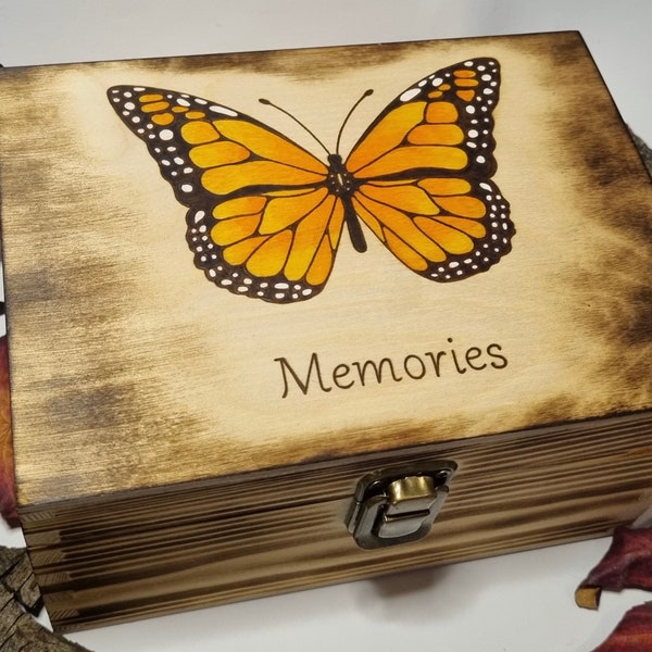 Monarch Butterfly wooden hand burnt memory box, keepsake box, pyrography gift, butterfly gift box, butterfly stash box, customisable gift