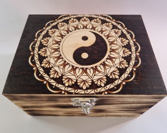 Hand burnt Yin Yang wooden keepsake box, pyrography art, meditation gift, hippie boho art gift, sacred geometry mandala design, stash boxes