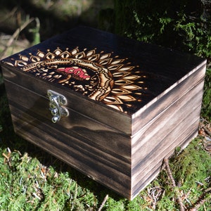 Red mushroom mandala wooden keepsake box, hippie boho gift, stash box, trippy geometric artwork, wooden box, alternative gift, pyrography