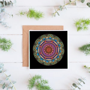 Carte de vœux vierge colorée au mandala carré, carte géométrique trippy, carte colorée, impression de carte pyrographique, carte hippie boho, alternative
