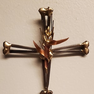 Small Metal Horseshoe Nail Cross & Wheat Wall Decor Hanging