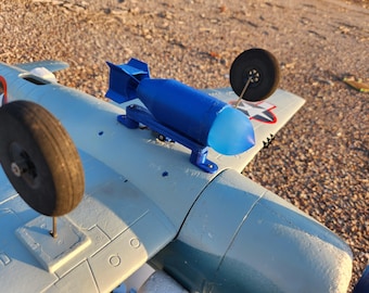 STL-filer | RC-flygtestad 3D-printad M64 vattenballongbomb, 3D-printad ringfenad äggkoppsvattenbomb och 3D-printad utlösningspylon.