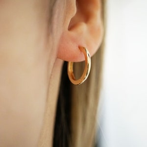 14K Solid Gold huggie Earrings / Dainty huggie earrings / small hoop / Fine jewelry / Tiny hoop earrings / Huggies  / mini Hoop / 16 mm #J