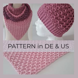 Pode incluir: Um cachecol e um gorro de crochê rosa com um padrão de ponto waffle texturizado. O cachecol apresenta um gradiente de tons de rosa, do claro ao escuro. O texto "PATTERN in DE & US" é exibido no centro da imagem.