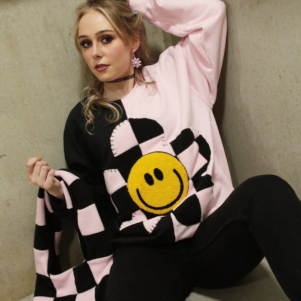 Jaren '90 Y2K Pastelroze Zwart Schaakbord Sweatshirt Smiley | Festival kater