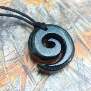 Collier skateboard, pendentif skateboard, collier spirale, pendentif spirale, collier spirale fait main, pendentif de collier cadeau