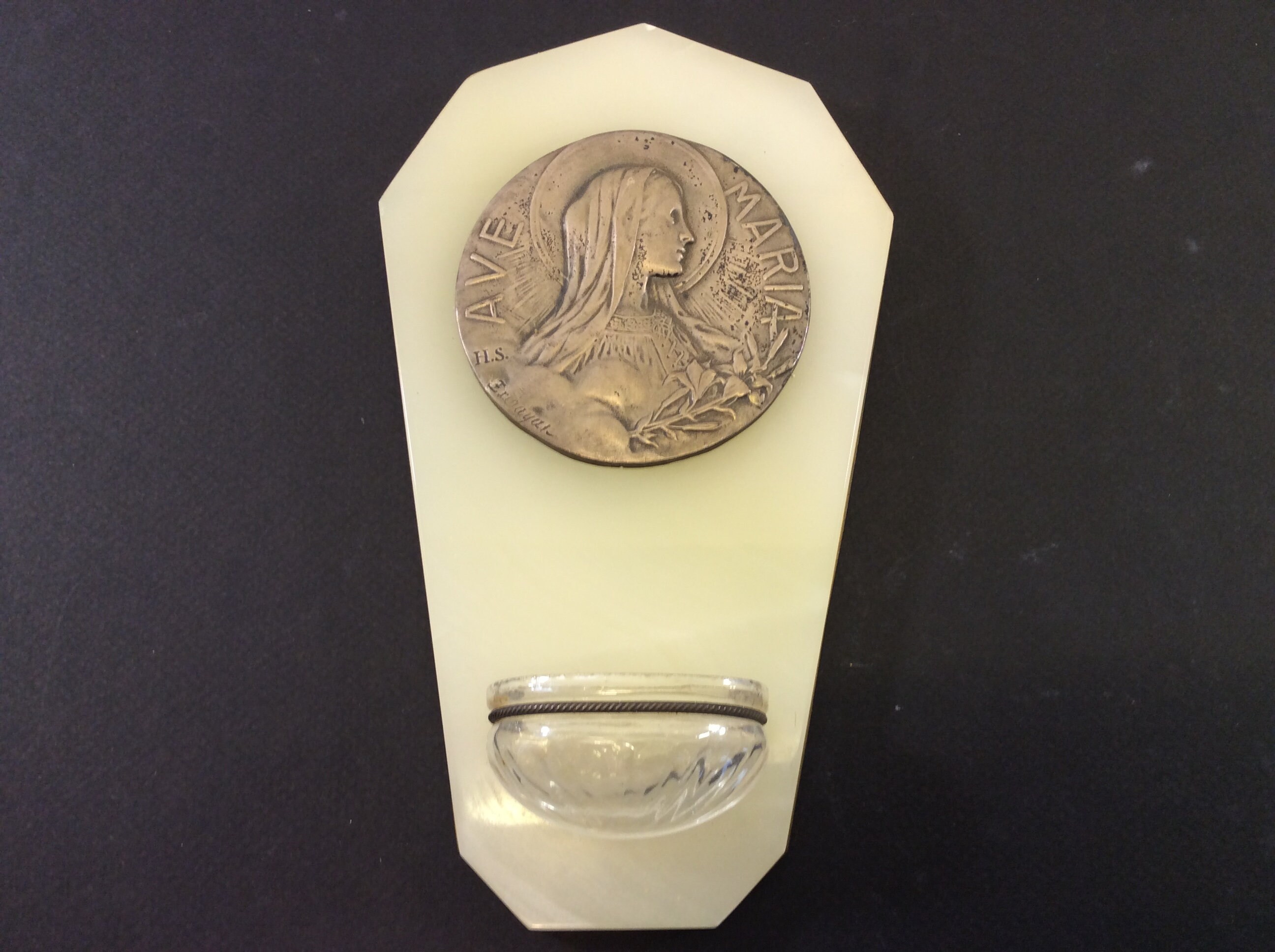 Français Art Déco Ave Maria Benetier, Signature Ave Maria Plaque sur Marbre