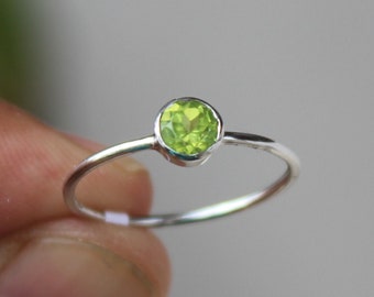 Jewels House Peridot Oval Cut Gemstone Silver Plated Handmade Statement Green Stone Ring US-9