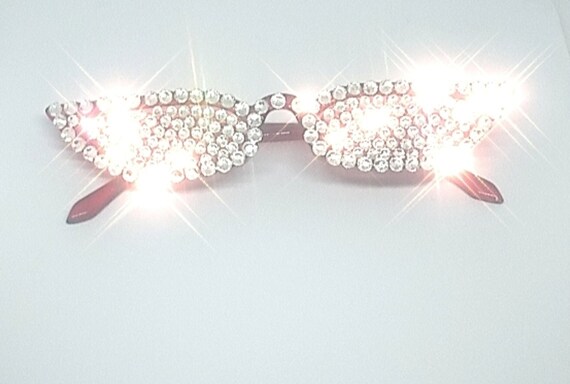 Red Starburst Clear Crystal Sunglasses, Retro, Funky, Trendy  display picture 3