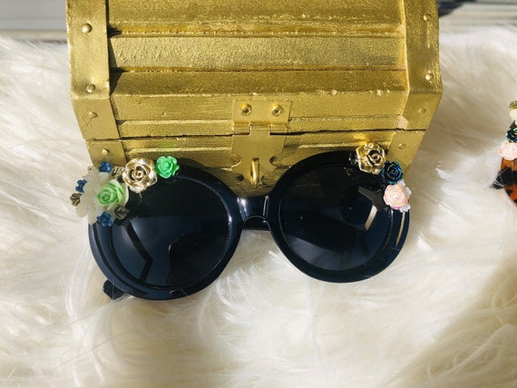 FLOWER POWER Sunnies—LAST PAIR Kids Flower Power Personalized Sunnies - Etsy main image 2