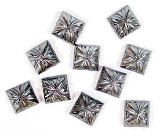 4 cabochon di pietre di vetro fatte a mano piramidali quadrate 12 x 12 mm deco argento nero gotico prodotte in Germania anni '50