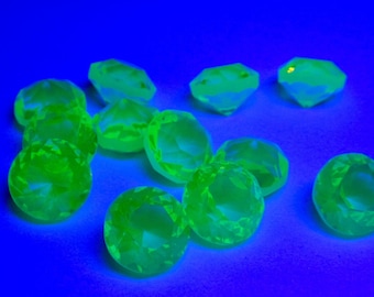 2 gemas de vidrio hechas a mano SS48 11 mm redondas de vidrio de uranio amarillo verde luminoso NEON original hecho en Alemania 1970