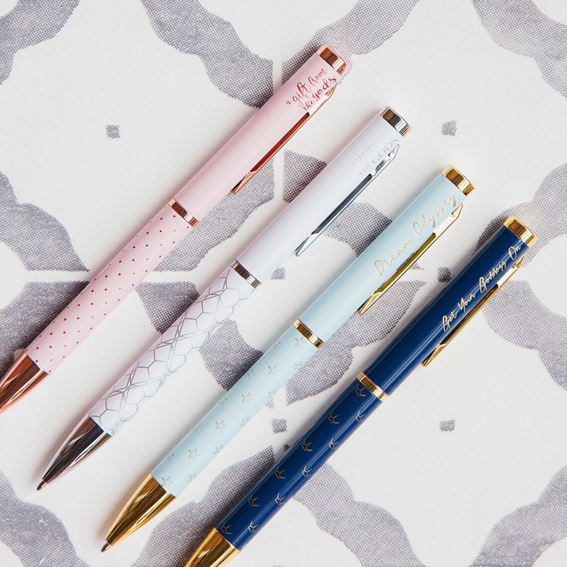 Joli stylo à bille rose dans la boîte cadeau assortie Pour Etsy