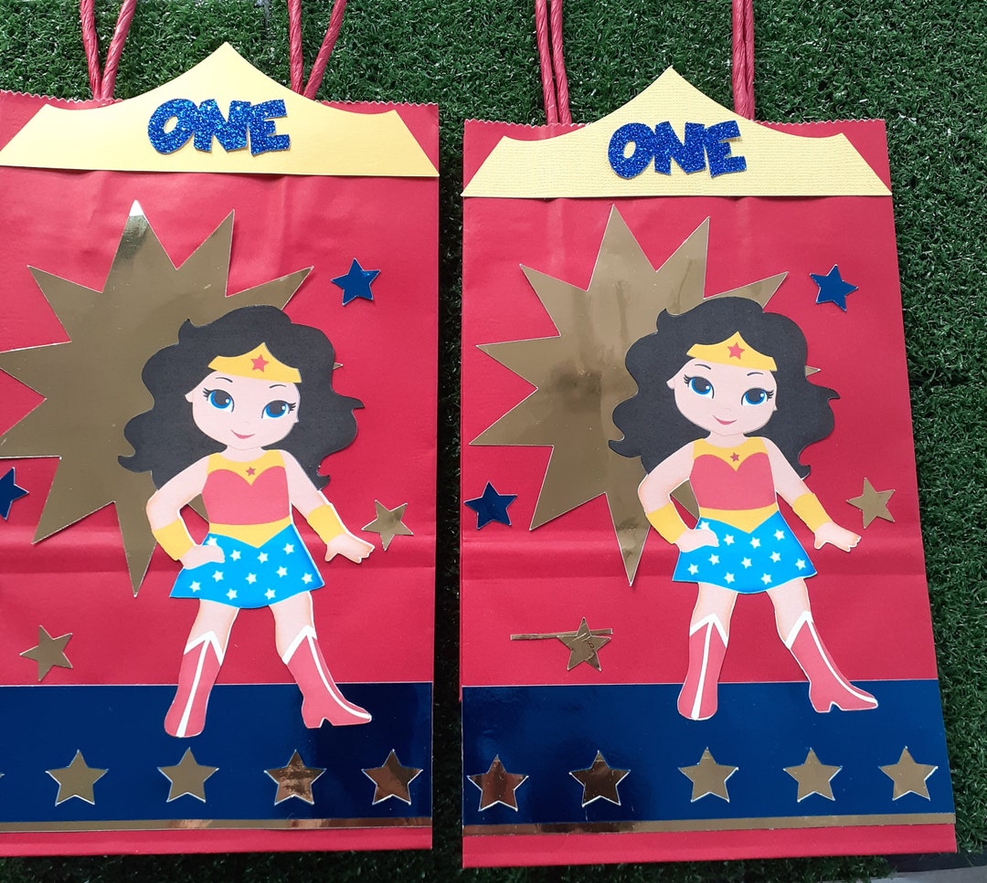 Wonder Woman Favor Bags Set of 12. Favor Bags Wonder Woman Themed Party ...