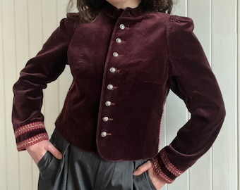 vintage années 60 70 Cherry Red Cotton Velvet Trachten Jacket Smocked Épaules Taille XS Petit Folk Tyrol Blazer