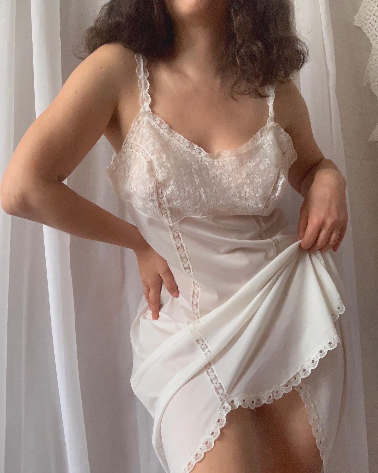 Mártir granero Alaska Vintage White Nylon Slip Dress VALISERE 60s French Lace Full - Etsy