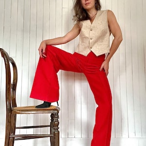 Vintage 1970s Rote Hose mit geradem Bein - Größe S - High Waist Damenhose zerknittert