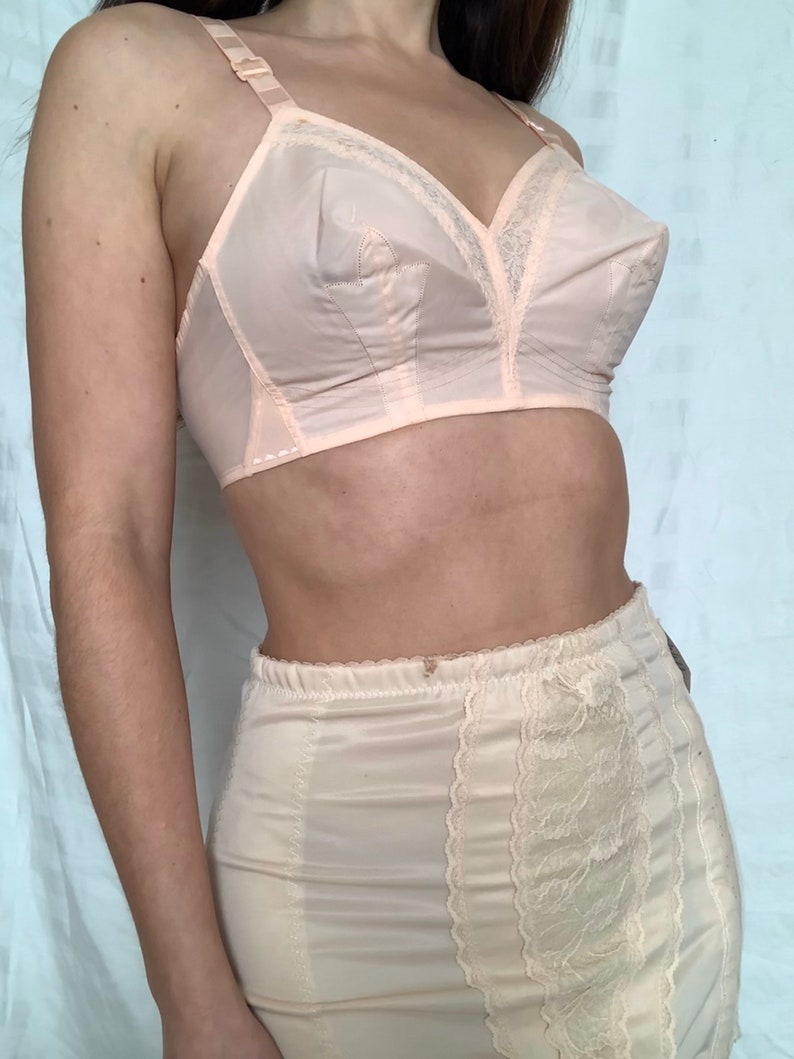 Size Small Vintage Peach Bra 1950s TRIUMPH Bullet Bra Fetish Bra Vintage Lingerie