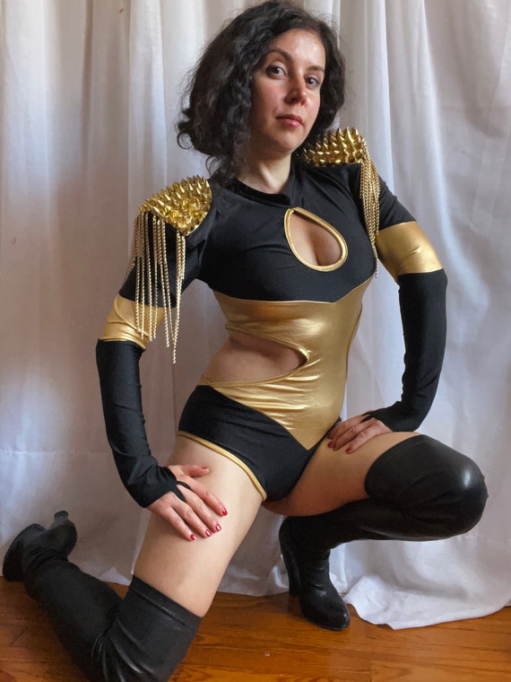 Show Girl Majorette Stretch Bodysuit. SUPERHERO Kostüm. Schwarz Gold  Tanzanzug. Nieten Epaulette Schultern. Ketten. Klein Mittel -   Österreich