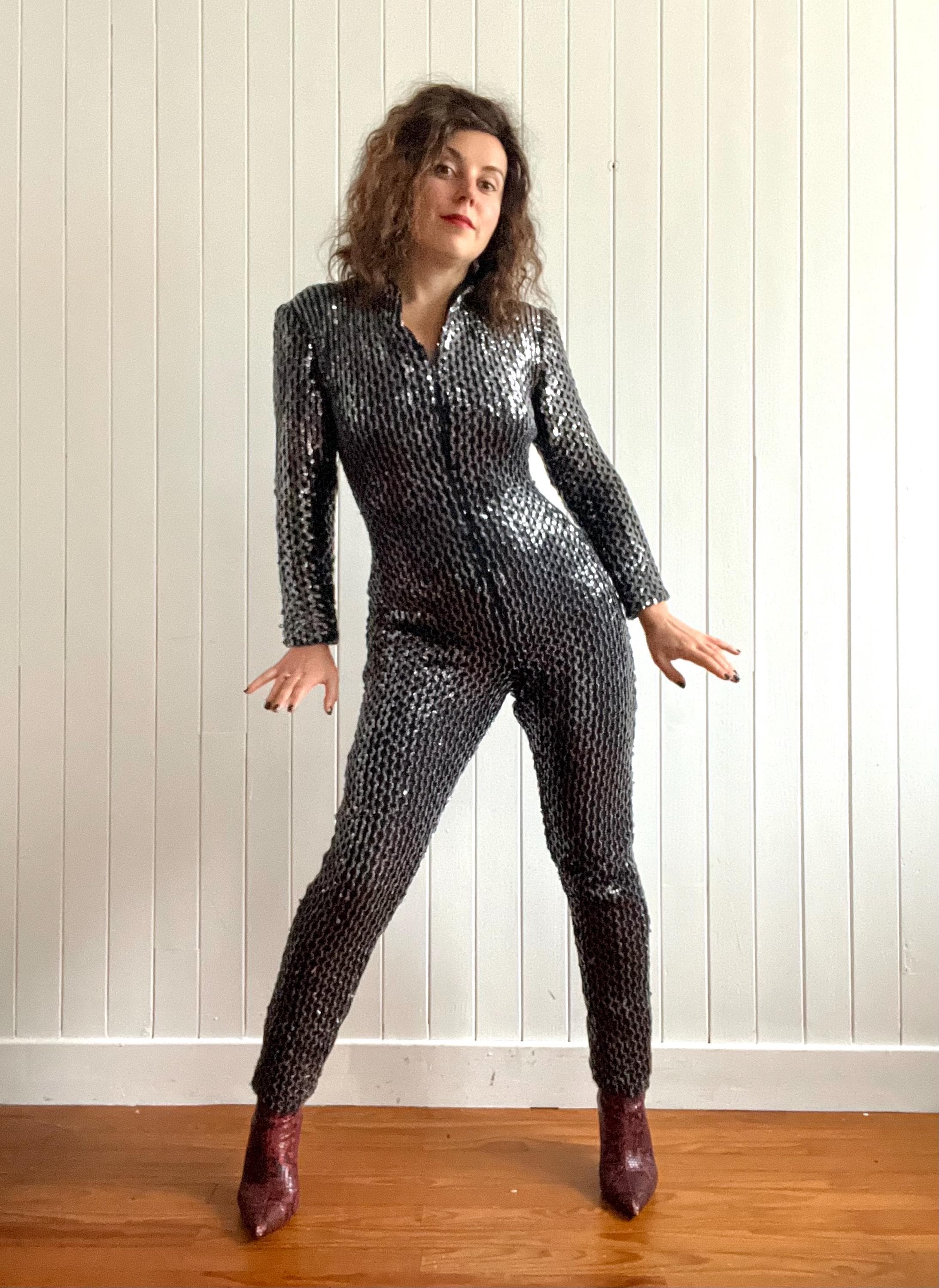 70er-Jahre Disco-Set – Paillettenhut & Quadratische Pailletten-Sonnenbrille, Silber, Für Kostüm-Partys & Events