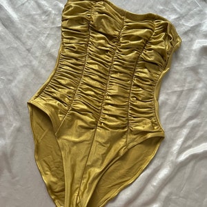 Costume da bagno intero vintage anni '80 anni '90 GOTTEX Golden Bustier Costume intero corsetto giallo raccolto immagine 2