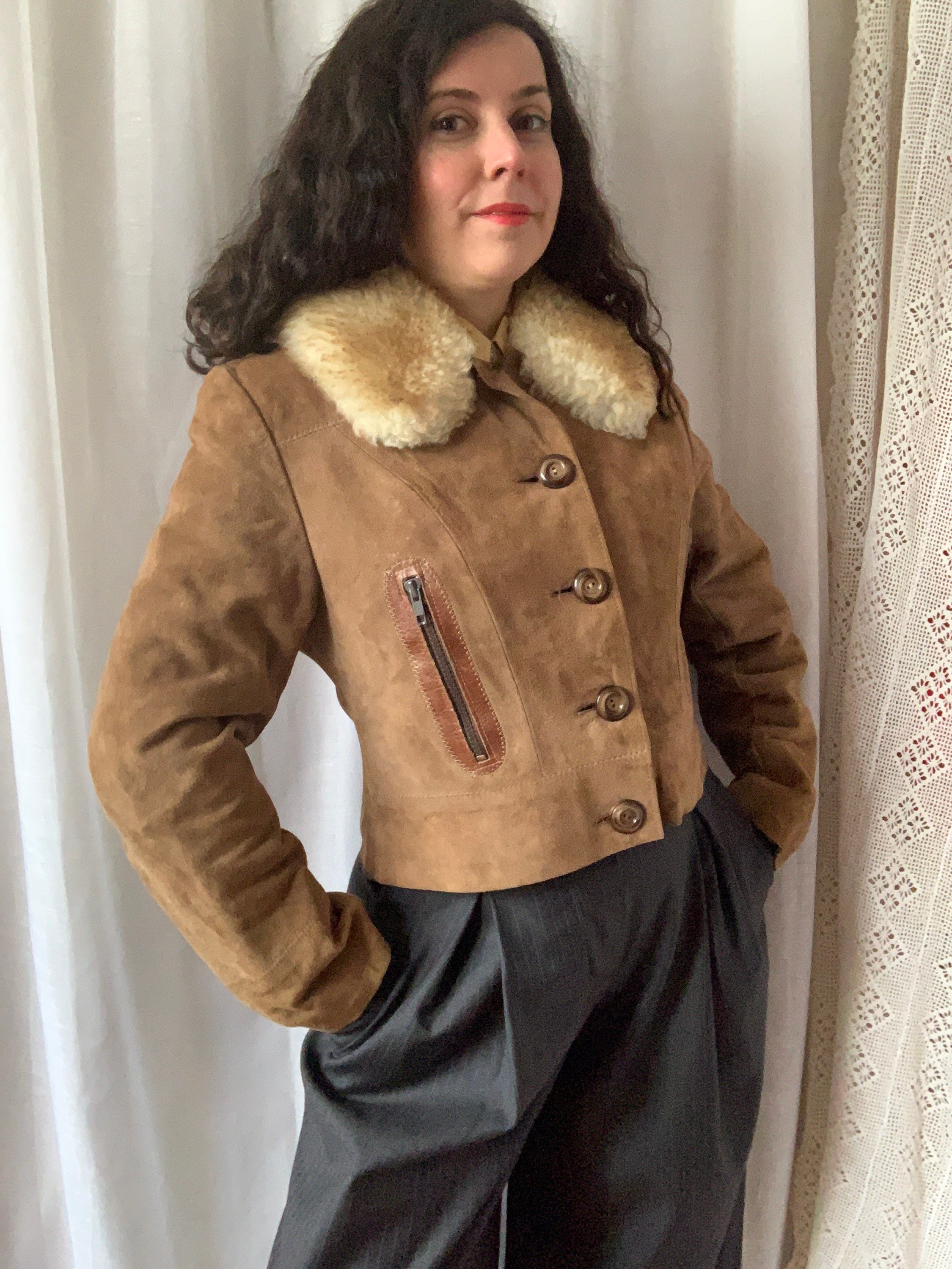 60s 70s Suede Crop Jacket | Size S | Sheep Skin Collar