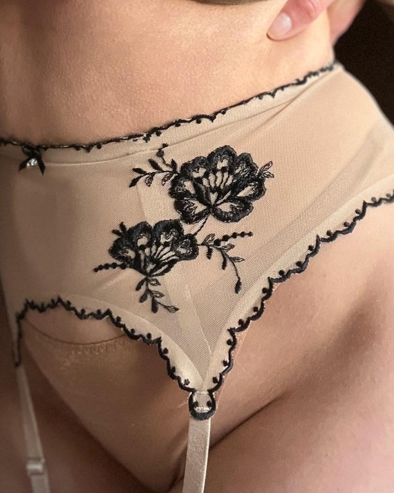 naked garter belt Black garter belt main image 0