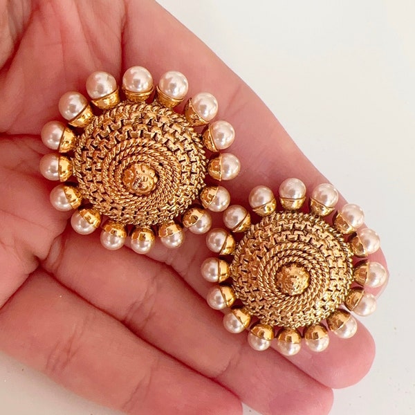 Antique Gold Studs Earrings /Look Like real Gold Earrings/delicate studs/Gold earrings/Stud Earrings/ Indian earrings/Kundan Earrings