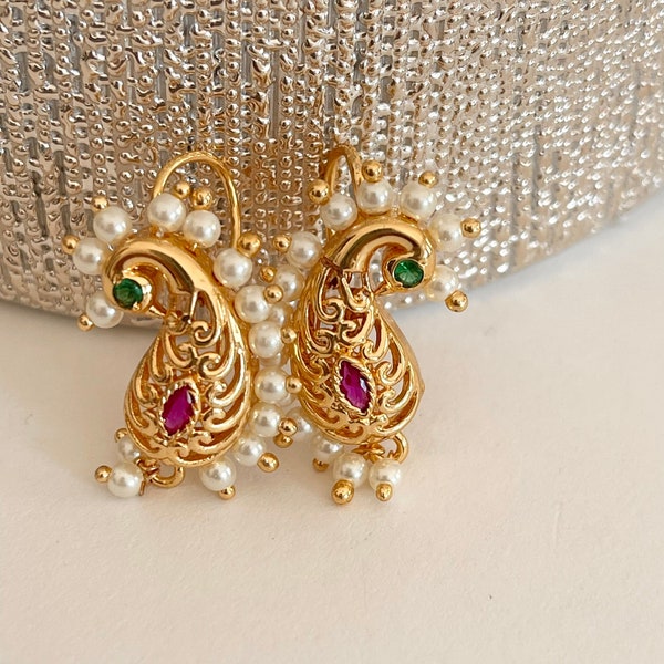 Rubygreen  Temple Wire Earrings /Gold Pearl Earrings /Indian Jewelry / clip on ear cuff earring / Maharashtrian jewelry/Bugadi Earrings