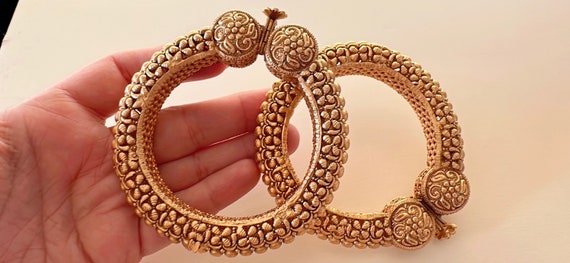 Bronze gold shop bangles price