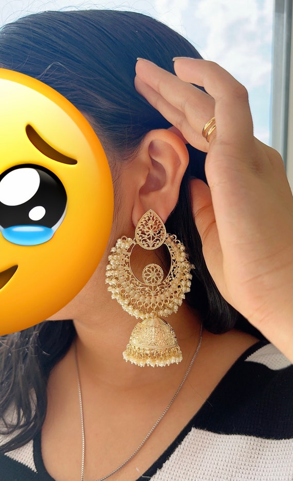 Peach Pearl Jadau Punjabi Earrings with Maang Tikka | FashionCrab.com