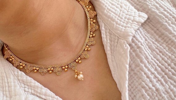Small choker gold necklace deals