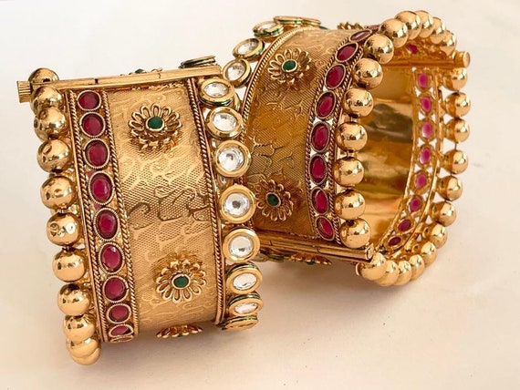 Openable kada hotsell bangles
